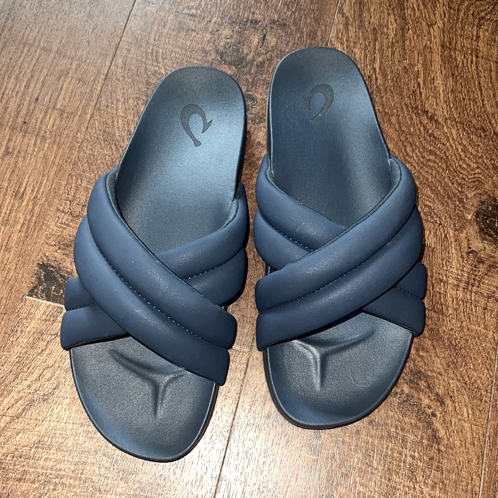 Olukai Hila slippers